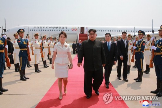 2018年6月,金正恩与夫人李雪主乘"苍鹰一号"出访中国.