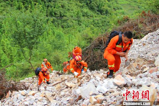 素描漫威英雄图片 三峡大坝“消防护卫队”：护航船闸15年“零事故”