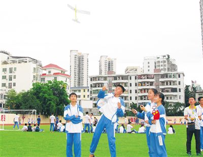 三亚中小学：培养学生科技兴趣播下科学梦想的种子