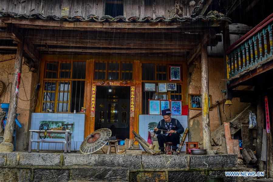 CHINA-YUNNAN-OIL PAPER UMBRELLA (CN)