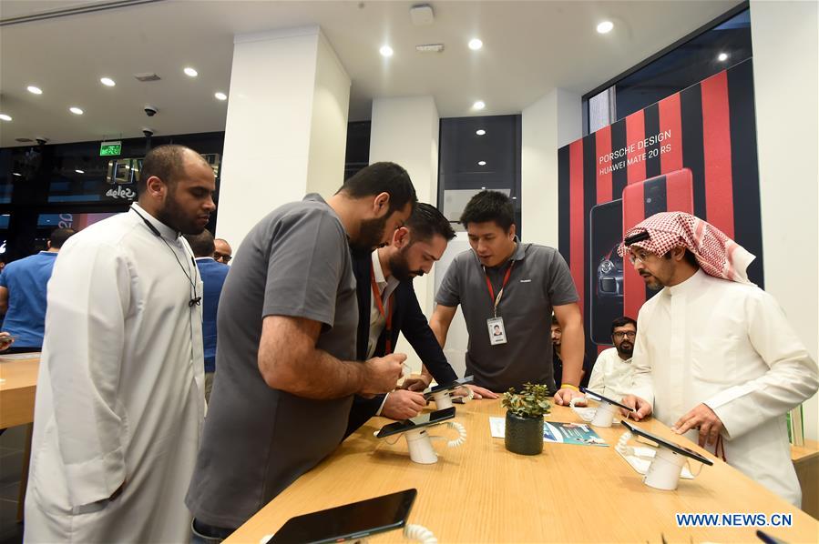 KUWAIT-FARWANIYA GOVERNORATE-HUAWEI-5G SMARTPHONE-LAUNCH