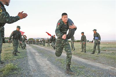 極限體能訓練：特戰特訓錘煉打贏能力