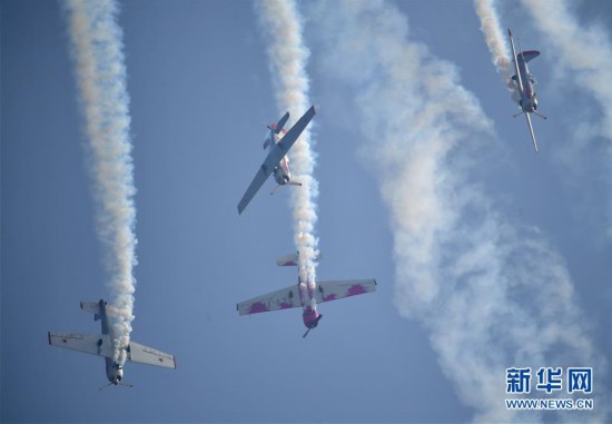 （社會）（6）2019中國國際通用航空大會上演藍(lán)天“炫舞”