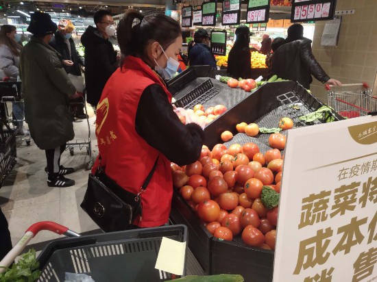 暖心！马尔康“红马甲【漫威电影宇宙观影顺序】”代购队免费为群众“跑腿”