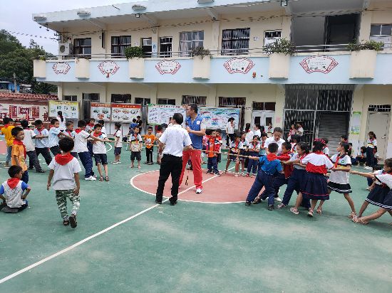 广西体育局对口帮扶贫困村小学举办活动庆祝六一儿童节