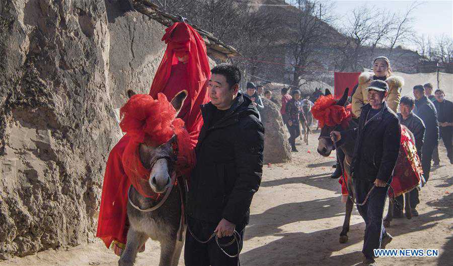 CHINA-SHAANXI-YAN'AN-TRADITIONAL WEDDING PERFORMANCE (CN)