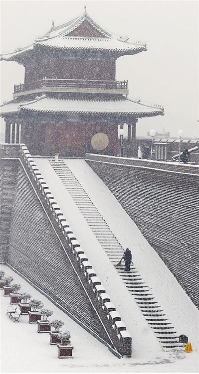 郑石家庄人口_石家庄火车站图片(2)