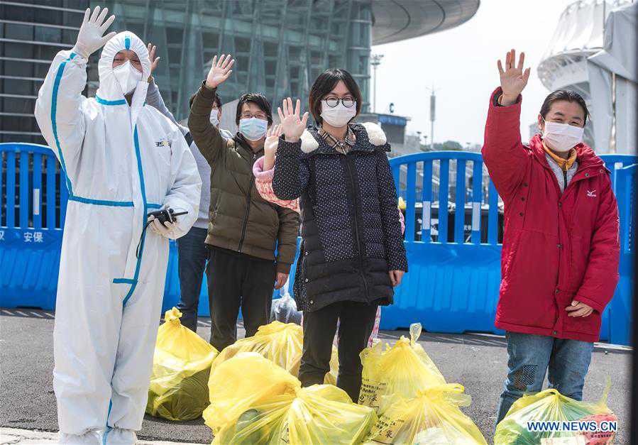 CHINA-HUBEI-WUHAN-MAKESHIFT HOSPITAL-FAREWELL (CN)