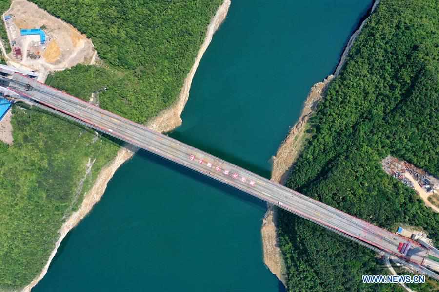 CHINA-GUIZHOU-WUJIANG RIVER-BRIDGE-CONSTRUCTION (CN)