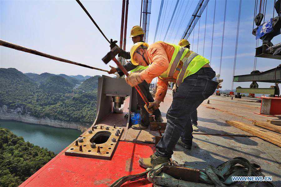 CHINA-GUIZHOU-WUJIANG RIVER-BRIDGE-CONSTRUCTION (CN)