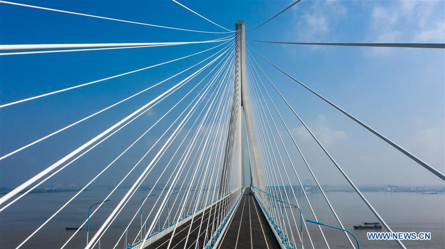 CHINA-JIANGSU-YANGTZE RIVER-BRIDGE (CN)