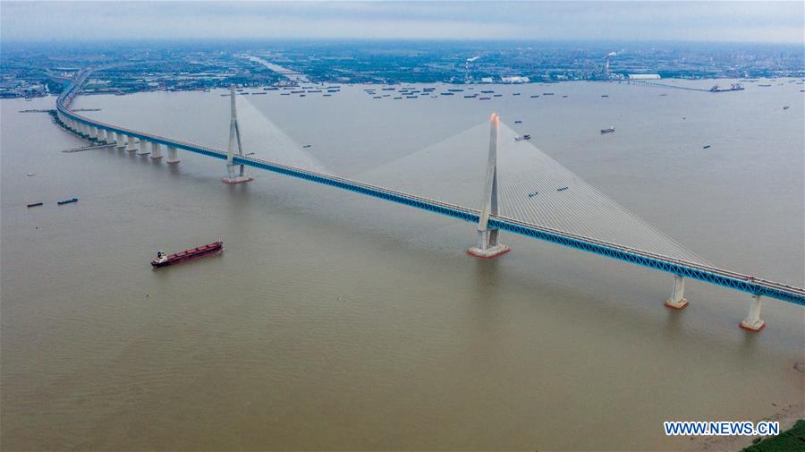 CHINA-JIANGSU-YANGTZE RIVER-BRIDGE (CN)