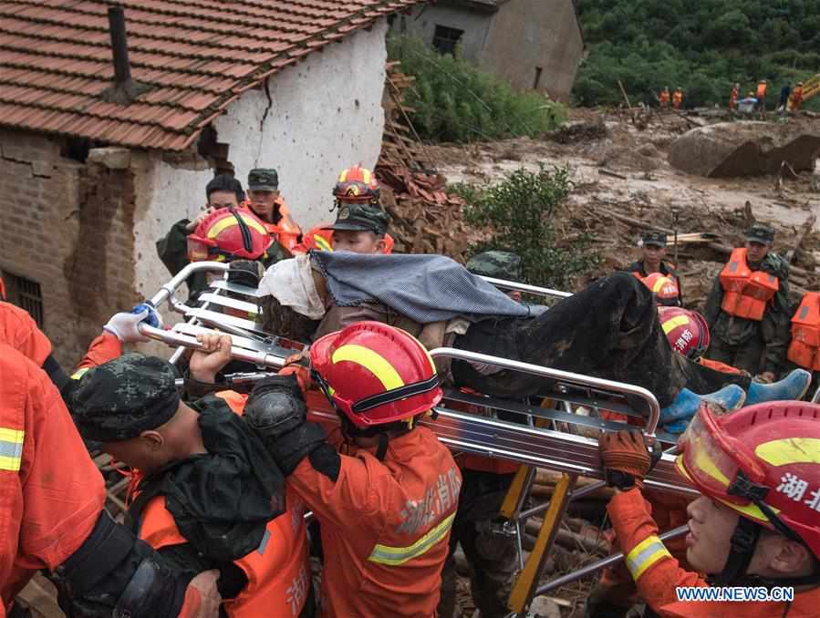 CHINA-HUBEI-HUANGMEI COUNTY-LANDSLIDE-RESCUE (CN)