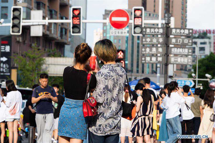 CHINA-HUNAN-CHANGSHA-QIXI FESTIVAL-TRAFFIC LIGHTS (CN)