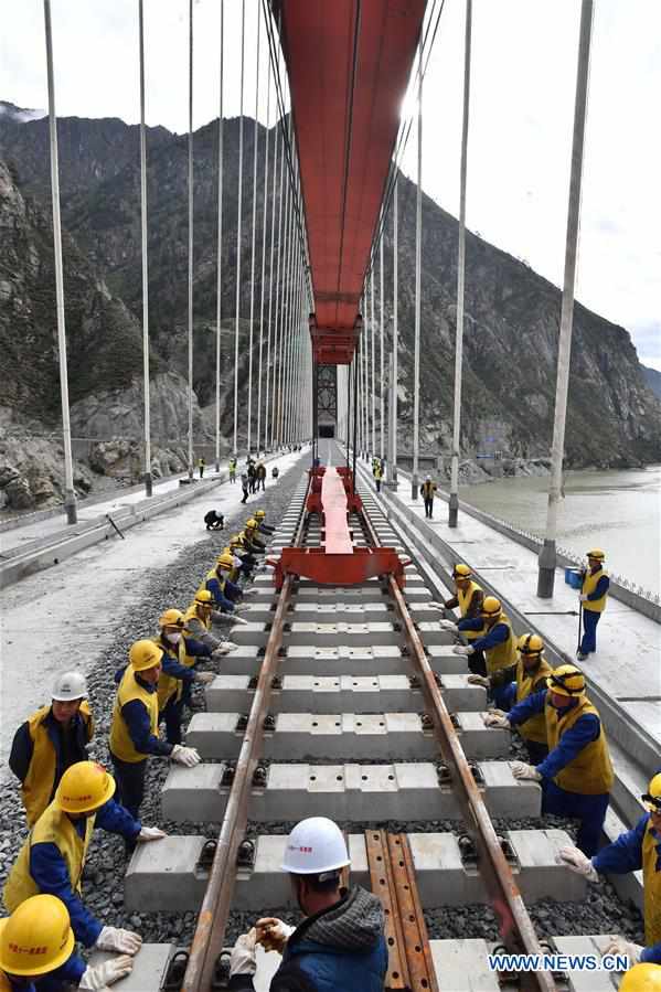 CHINA-TIBET-GYACA COUNTY-LHASA-NYINGCHI RAILWAY-BRIDGE-TRACK LAYING (CN)