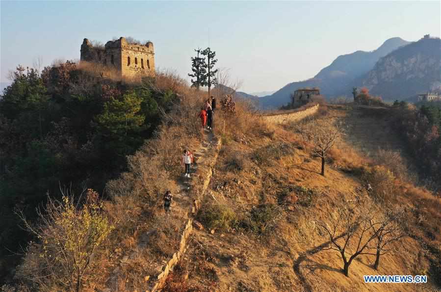 CHINA-HEBEI-GREAT WALL-AUTUMN SCENERY (CN)