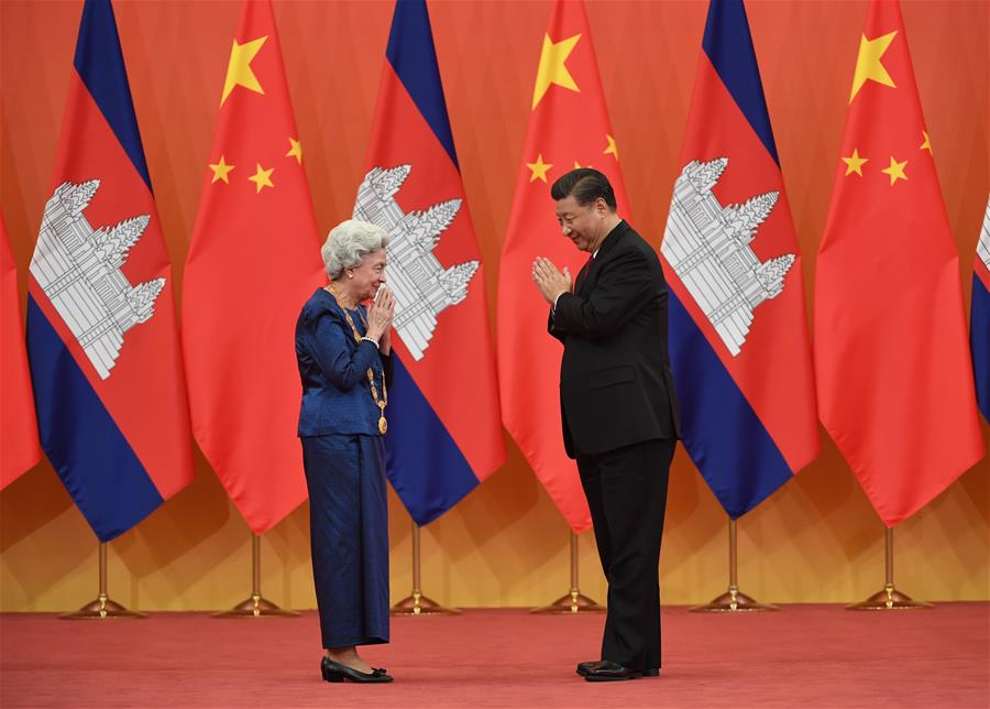 CHINA-BEIJING-XI JINPING-CAMBODIAN QUEEN MOTHER-AWARDING CEREMONY (CN)