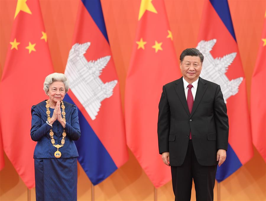 CHINA-BEIJING-XI JINPING-CAMBODIAN QUEEN MOTHER-AWARDING CEREMONY (CN)