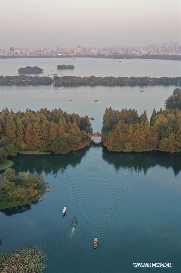 CHINA-HANGZHOU-WEST LAKE-AUTUMN SCENERY (CN)