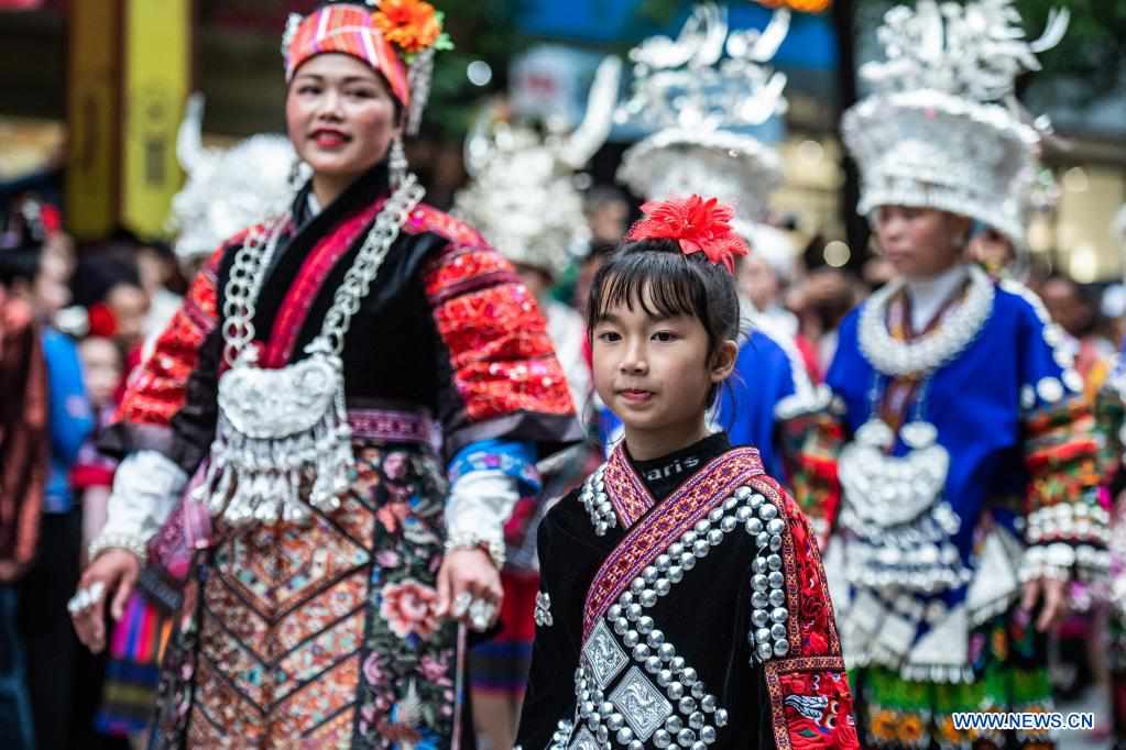 The traditional folk costumes of the Miao – “History worn on the body” -  People's Daily Online