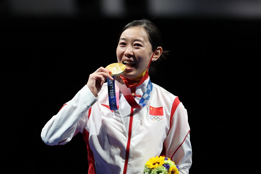 Tokyo 2020 allows temporary removal of masks on podium