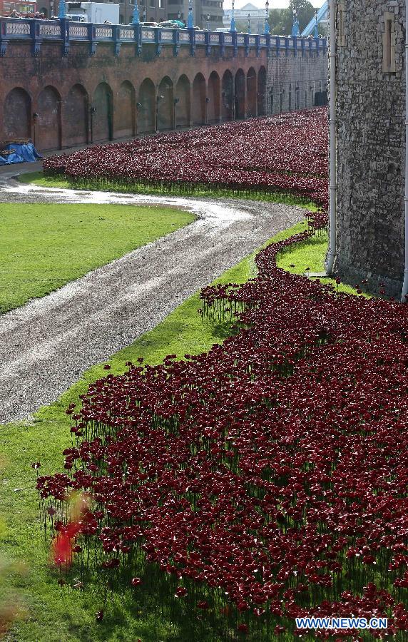 BRITAIN-LONDON-TOWER OF LONDON-COMMEMORATION-WWI-POPPIES