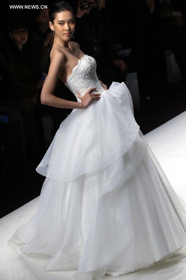 CHINA-BEIJING-FASHION SHOW-WEDDING DRESS (CN)