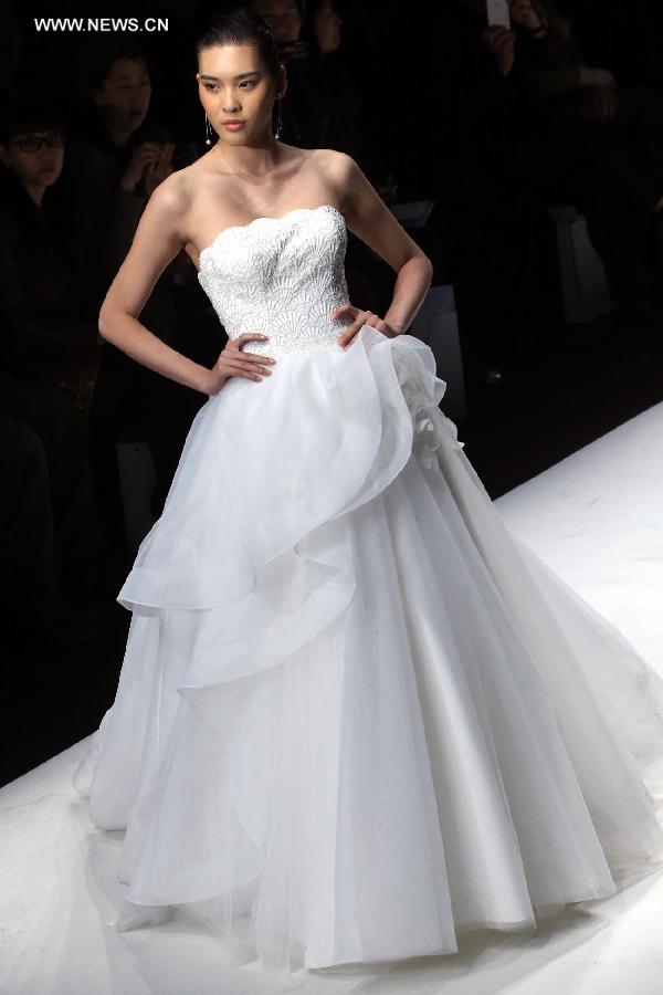 CHINA-BEIJING-FASHION SHOW-WEDDING DRESS (CN)