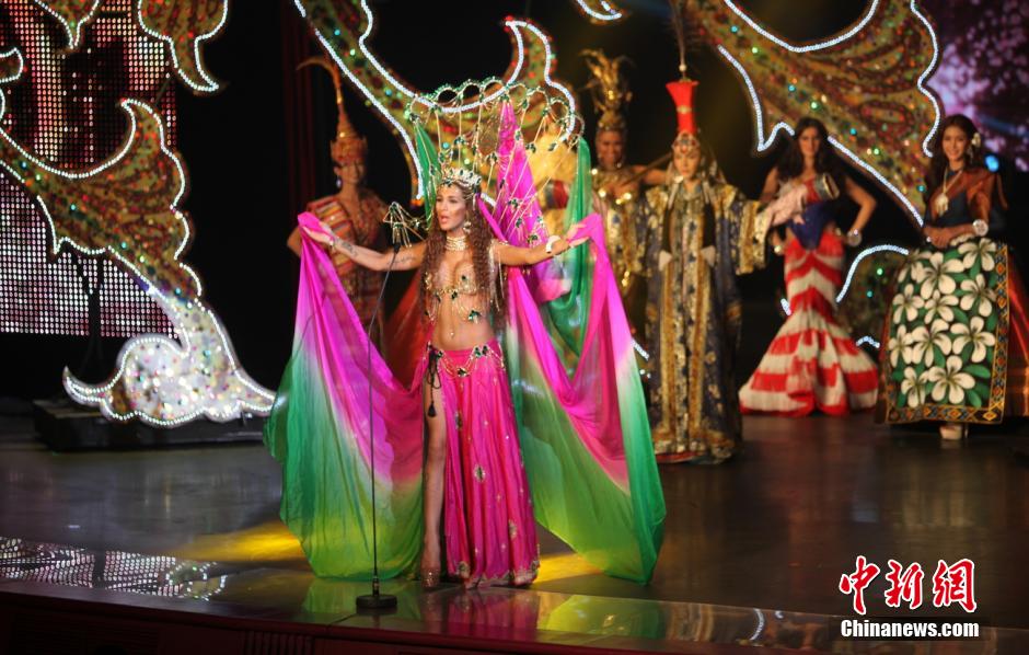 The final of the International Queen 2014 Transexual beauty contest was held in Pattaya on November 7, 2014. Twenty-two contestants from 18 countries competed in Pattaya for the Miss International Queen title. (Photo Source: chinanews.com)