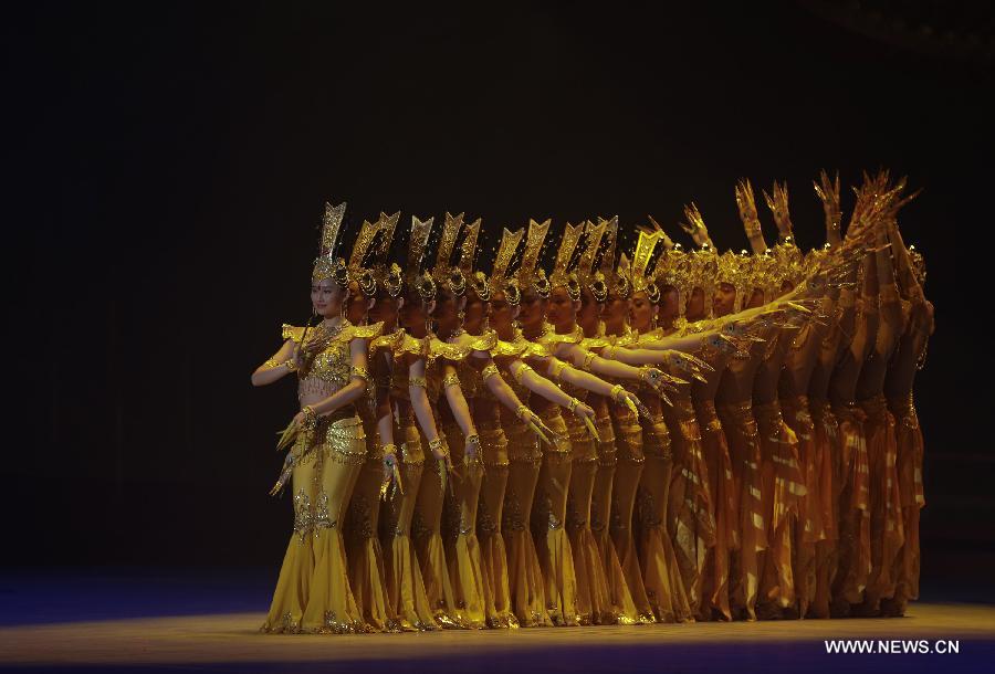 Performers stage a show during a welcome banquet held for the 22nd Asia-Pacific Economic Cooperation (APEC) Economic Leaders' Meeting in B‍eijing, capital of China, Nov. 10, 2014.