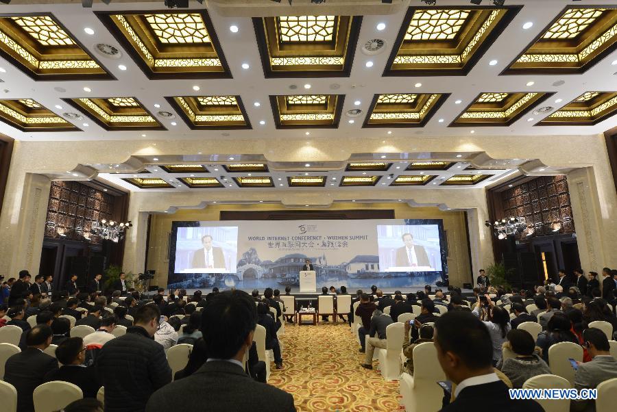 Delegates attend the closing ceremony of the World Internet Conference in Wuzhen, east China's Zhejiang Province, Nov. 21, 2014. 