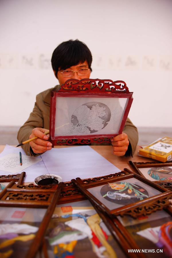 **CHINA-ANHUI-WUWEI-PALACE LANTERN-INHERITOR (CN)