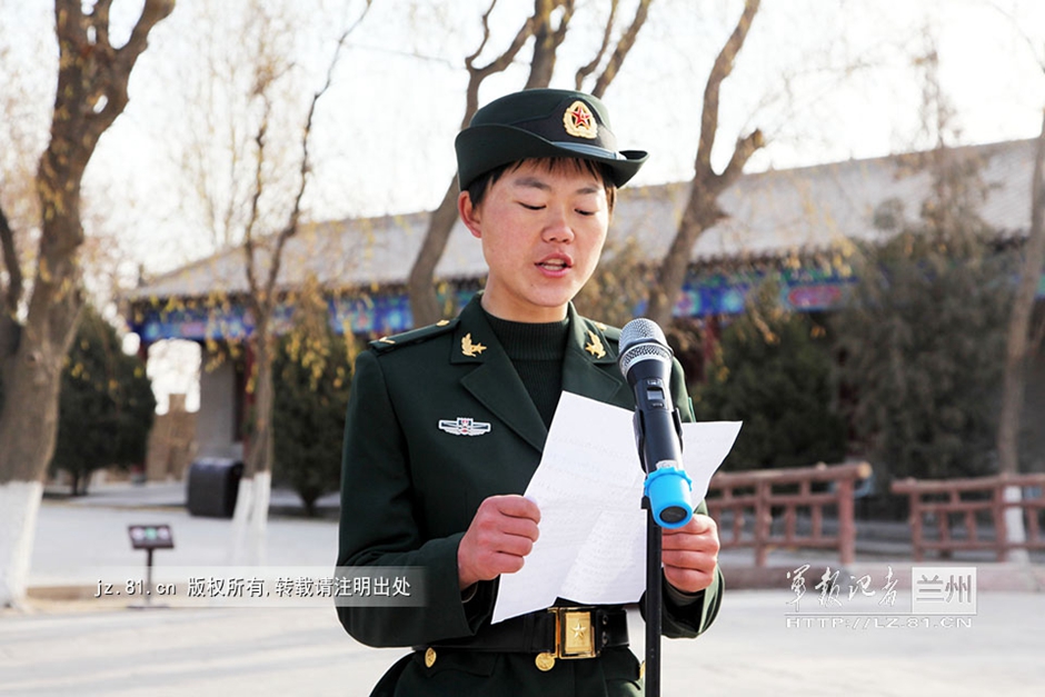 700 new recruits conferred titles at foot of Great Wall