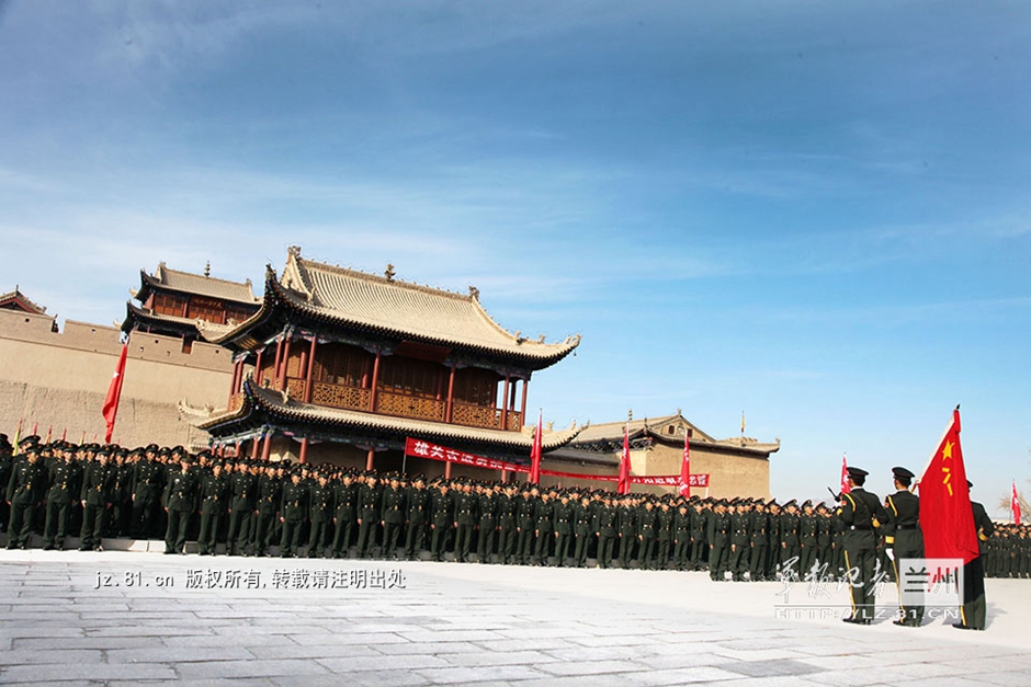 700 new recruits conferred titles at foot of Great Wall