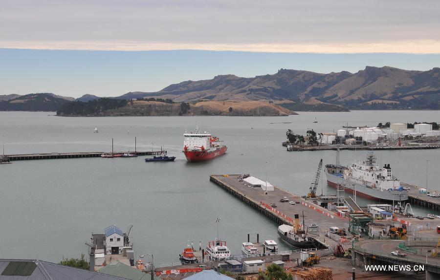 China's icebreaker and polar research vessel Xue Long arrives at Lyttelton Port in Christchurch, New Zealand, Jan. 16, 2015. Xue Long arrived at Lyttelton Port in Christchurch on Friday. It would dock at Lyttelton for refuelling and cargo transfer after travelling through the Southern Ocean from Antarctica's Ross Sea region. 