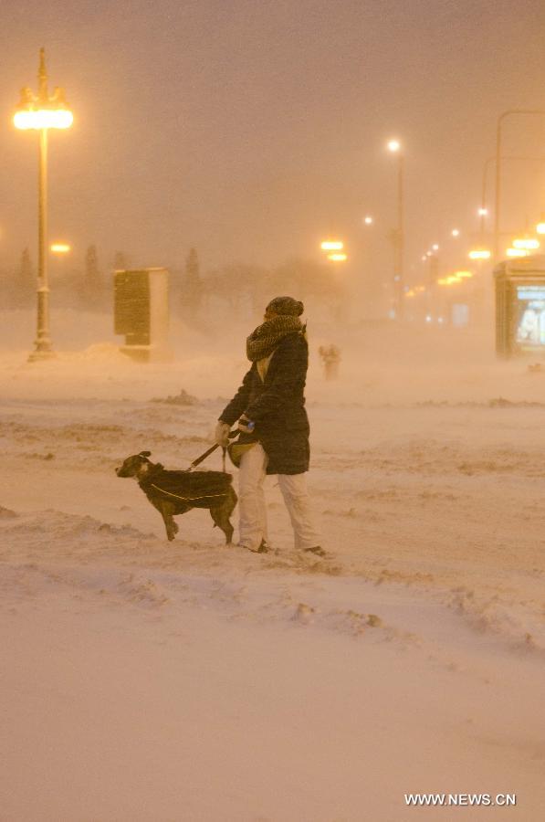 A blizzard hit Chicago on Sunday morning and caused more than 1,000 flights cancelled. 