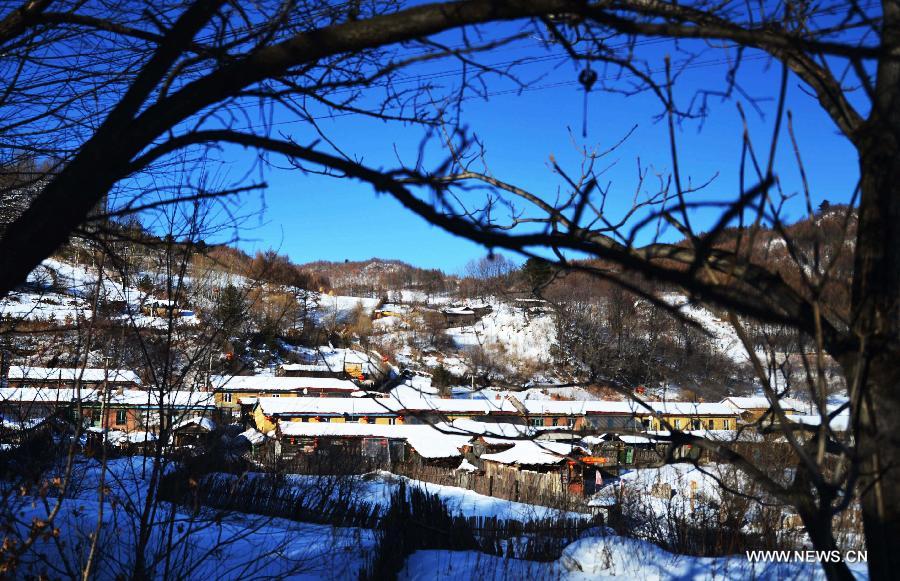 As tourism on snow develops, scenic spots like Songling Village where people can enjoy snow scenery are being discovered in China.