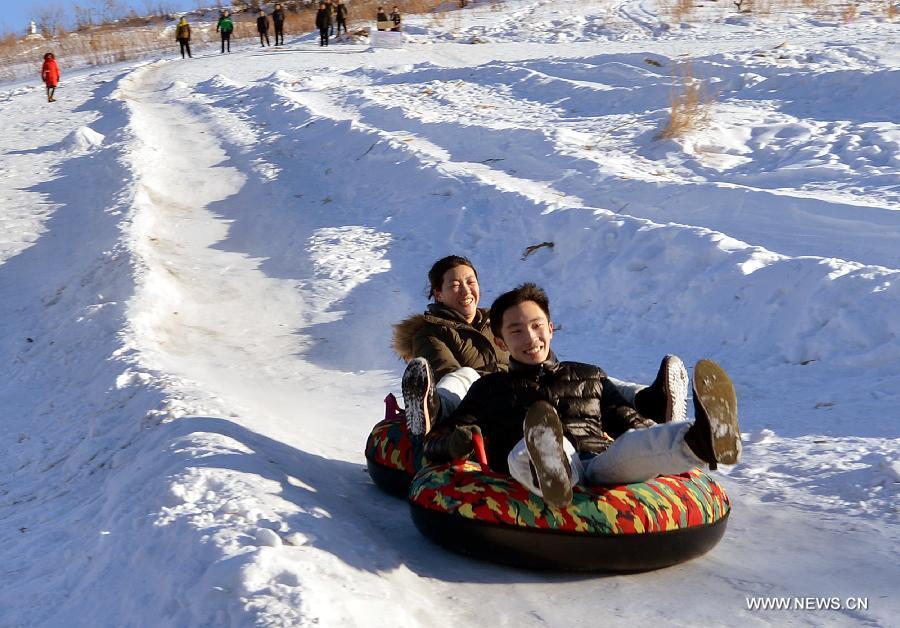 As tourism on snow develops, scenic spots like Songling Village where people can enjoy snow scenery are being discovered in China.