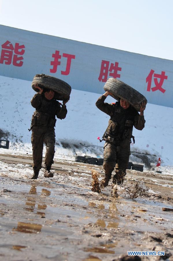 CHINA-XINJIANG-FEMALE SWAT MEMBERS-TRAINING (CN)