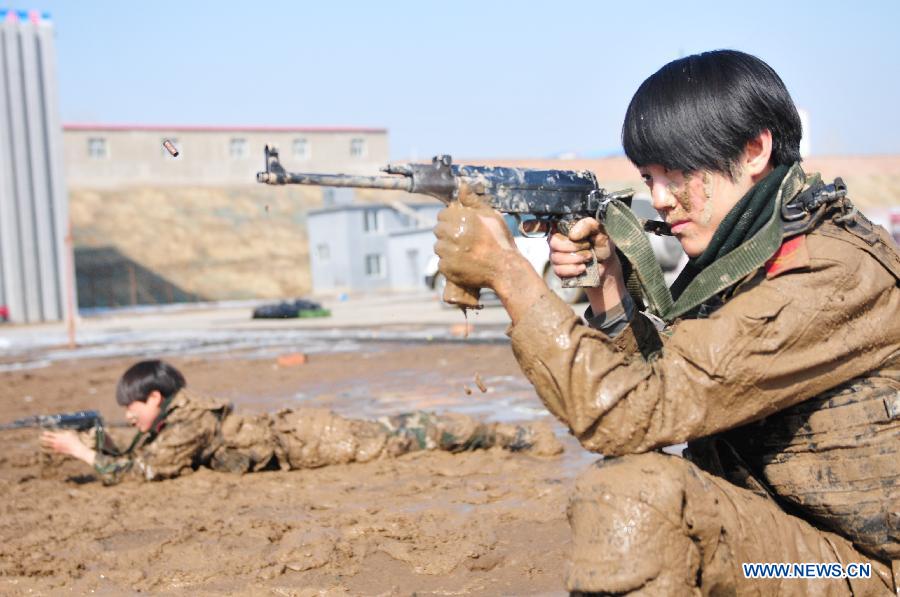 CHINA-XINJIANG-FEMALE SWAT MEMBERS-TRAINING (CN)