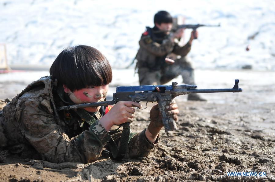 CHINA-XINJIANG-FEMALE SWAT MEMBERS-TRAINING (CN)