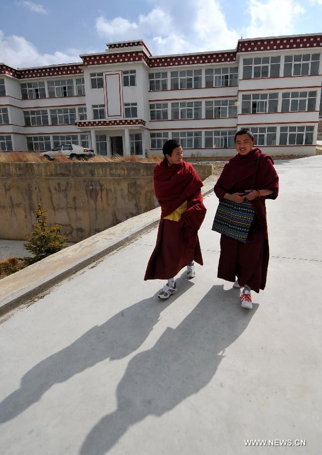 Located at an altitude of 3,300 meters, Yunnan Institute of Buddhist Studies Diqing Branch is an important school of Tibetan Buddhism in Yunnan.