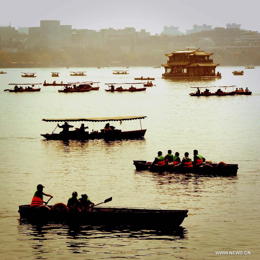 The lake was listed as a UNESCO World Cultural Heritage site in 2011, described as 'has influenced garden design in the rest of China as well as Japan and Korea over the centuries'. 