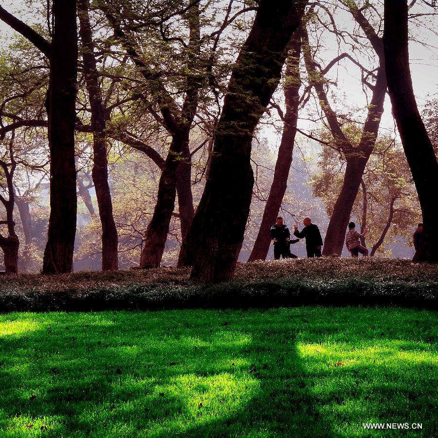 The lake was listed as a UNESCO World Cultural Heritage site in 2011, described as 'has influenced garden design in the rest of China as well as Japan and Korea over the centuries'. 