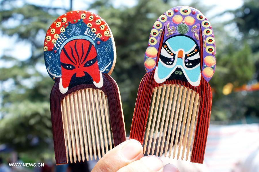 #CHINA-PEKING OPERA MASKS-FASHION (CN)