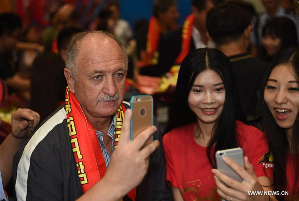 Scolari arrives at Guangzhou as Evergrande's new coach