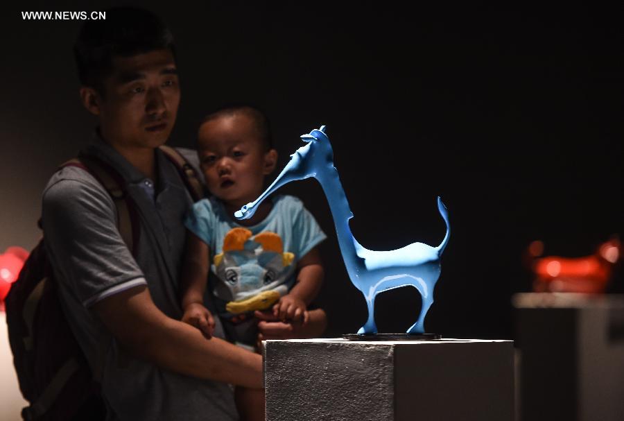 CHINA-BEIJING-SCULPTURE FOR FAMILY-EXHIBITION (CN)