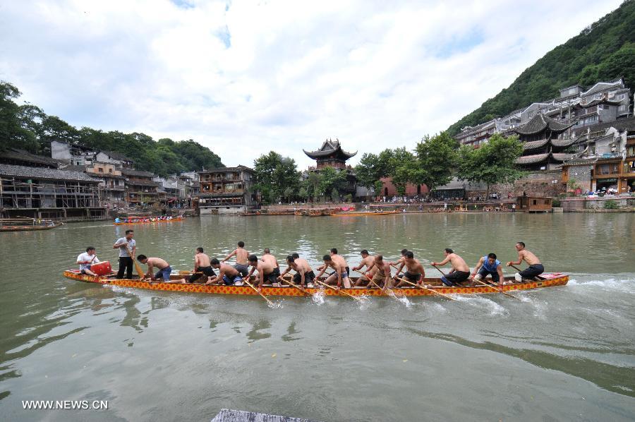 CHINA-FENGHUANG-DRAGON BOAT(CN)