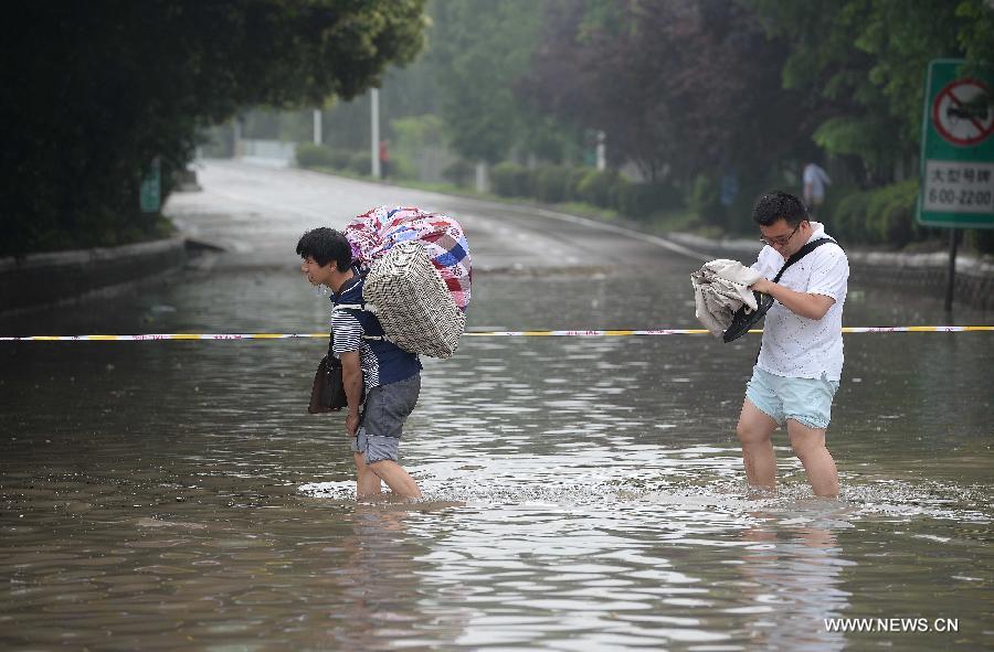 #CHINA-SHANGHAI-HEAVY RAIN(CN)