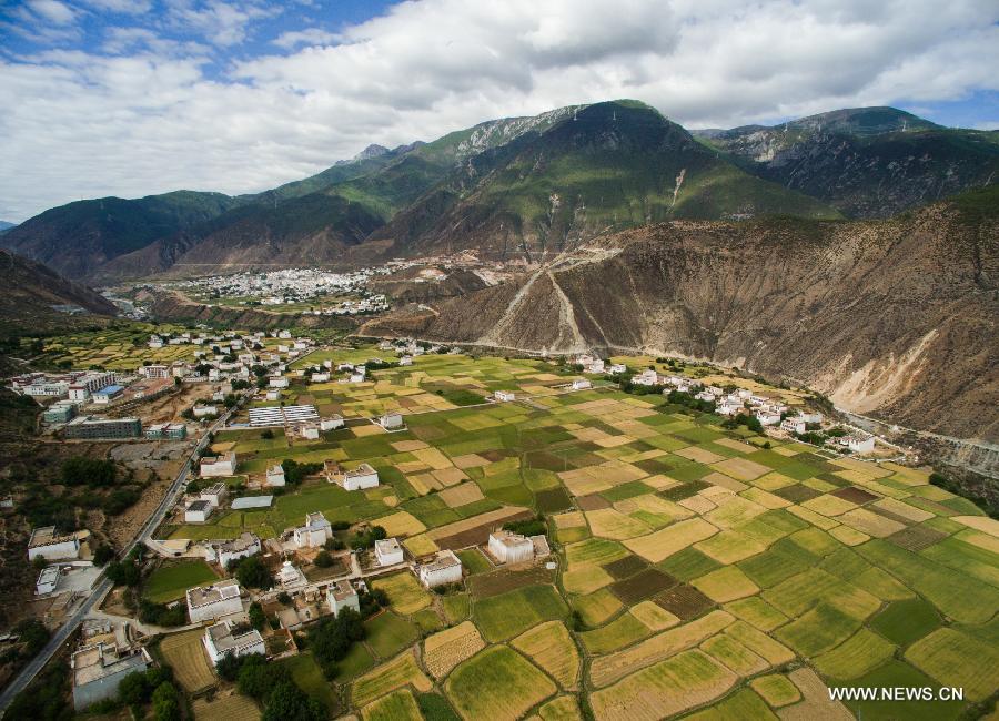 CHINA-SICHUAN-XIANGCHENG-COUNTRYSIDE SCENERY (CN)